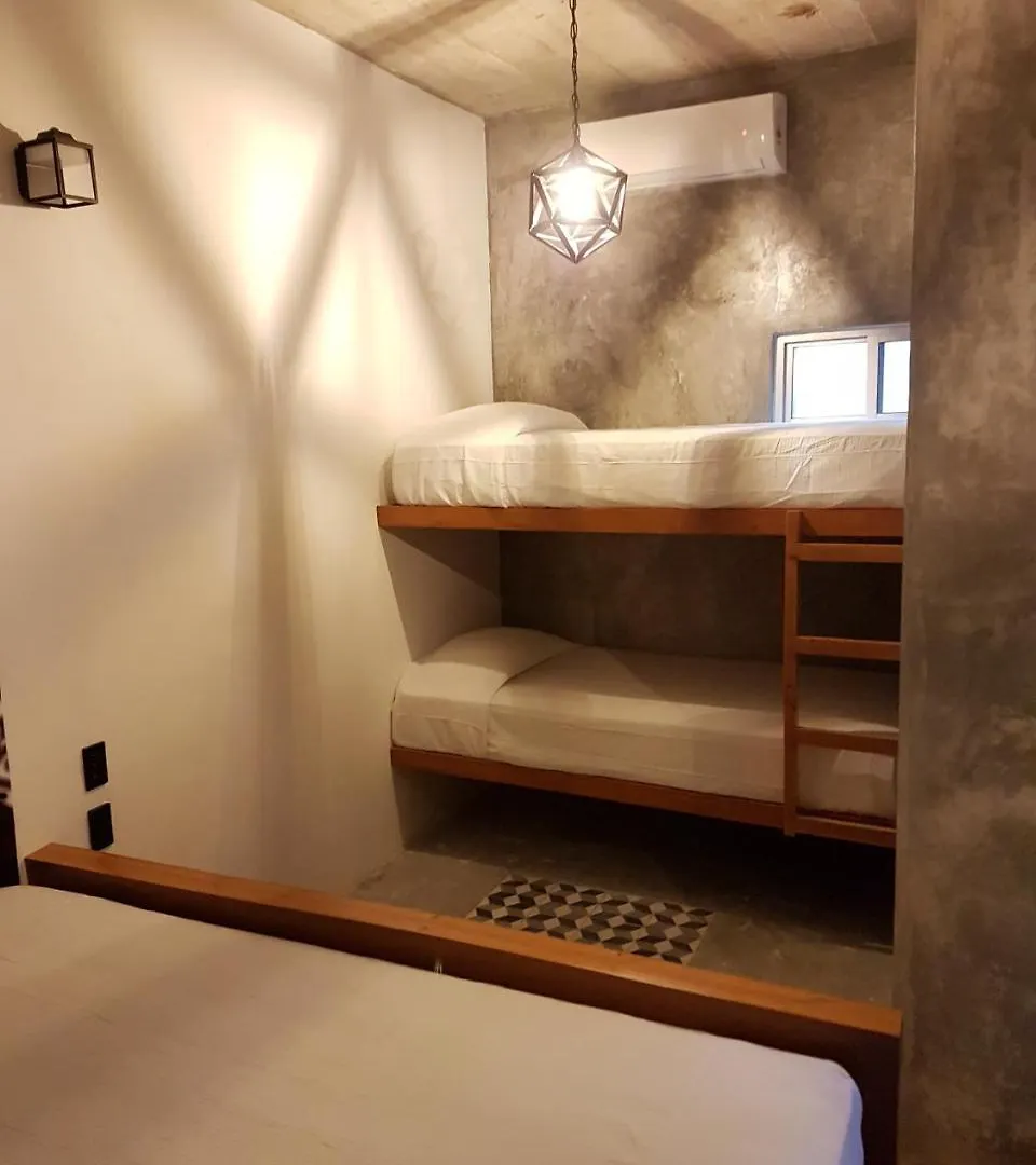 Vida Mia Hostel Cancun